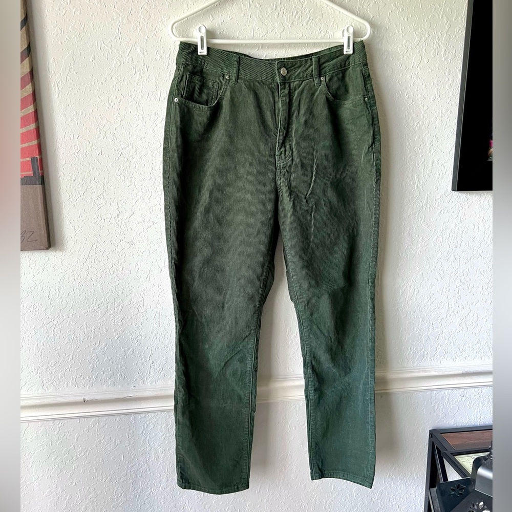 Pacsun green corduroy mom jeans. Size 30.